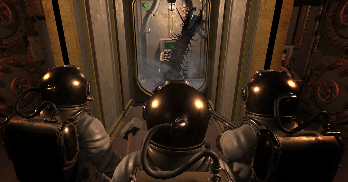 海洋協同組合のホラーダークウォーターでは、感染した潜水艦の船体を通して魚雷に乗ることができます