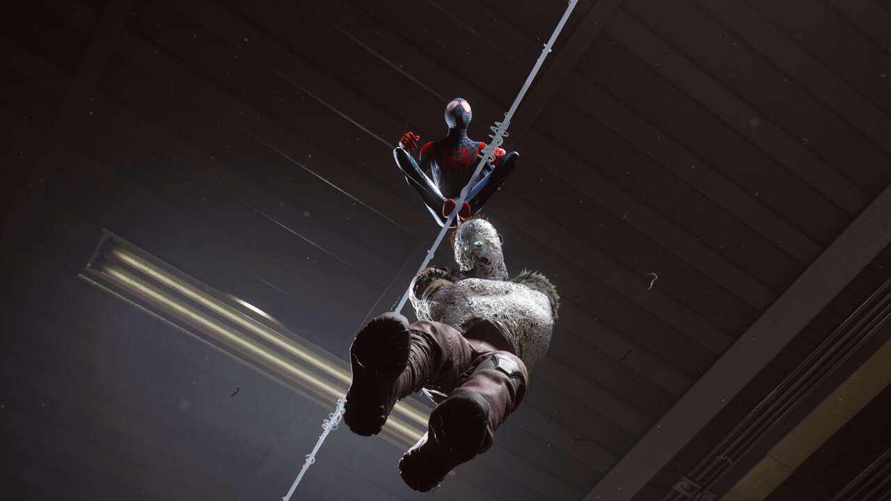 マーベルのスパイダーマン2では、新しいパッチのおかげでクラシックスーツバリアントを再度選択できます