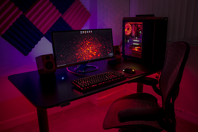 今週のゲームPC：Razedのゲームステーション